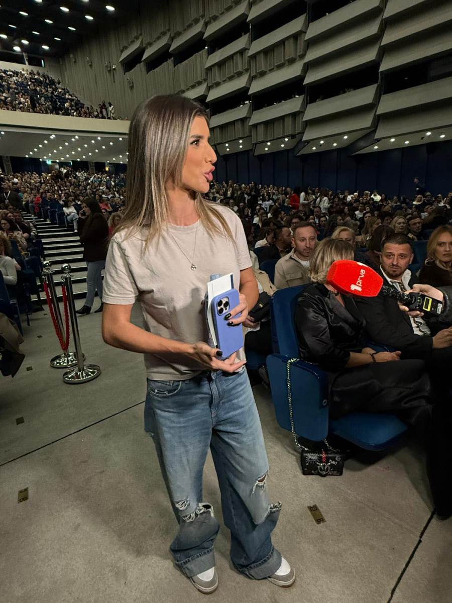 Jovana Pajić na koncertu Marije Serifović (4).jpg