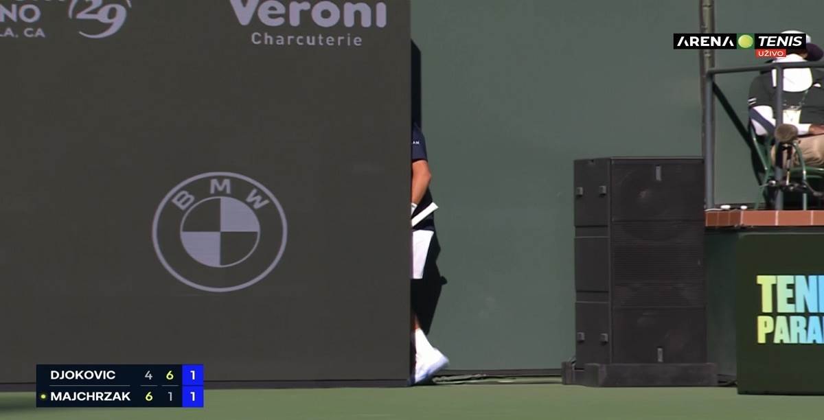 Novak Đoković povraćao na terenu u Indijan Velsu