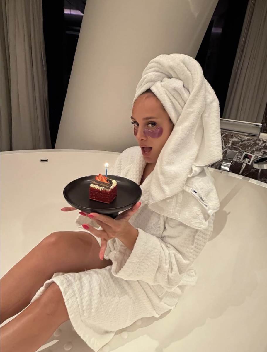 Luna Đogani 30. rođendan (5).jpeg