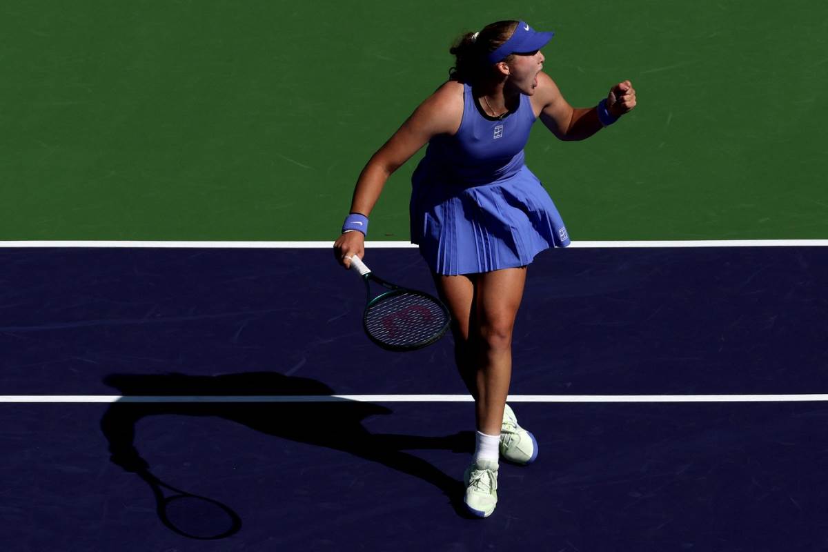 Mira Andrejeva slavi poen na Indijan Velsu