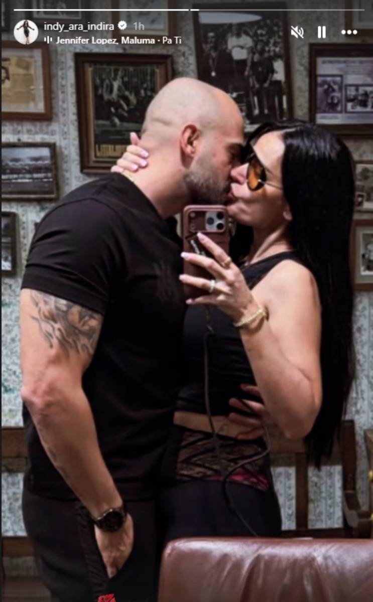 Indi pokazala dečka nakon priča Bore Santane da je bila sa njim: Objavila izazovnu fotku i napravila haos na mrežama