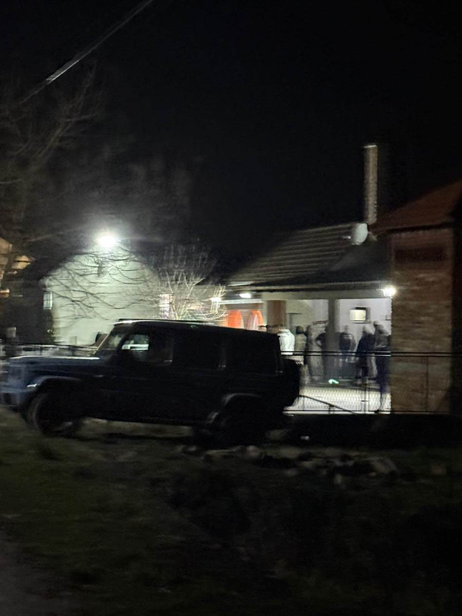 Muk ispred doma Darka Lazića (2).jpg