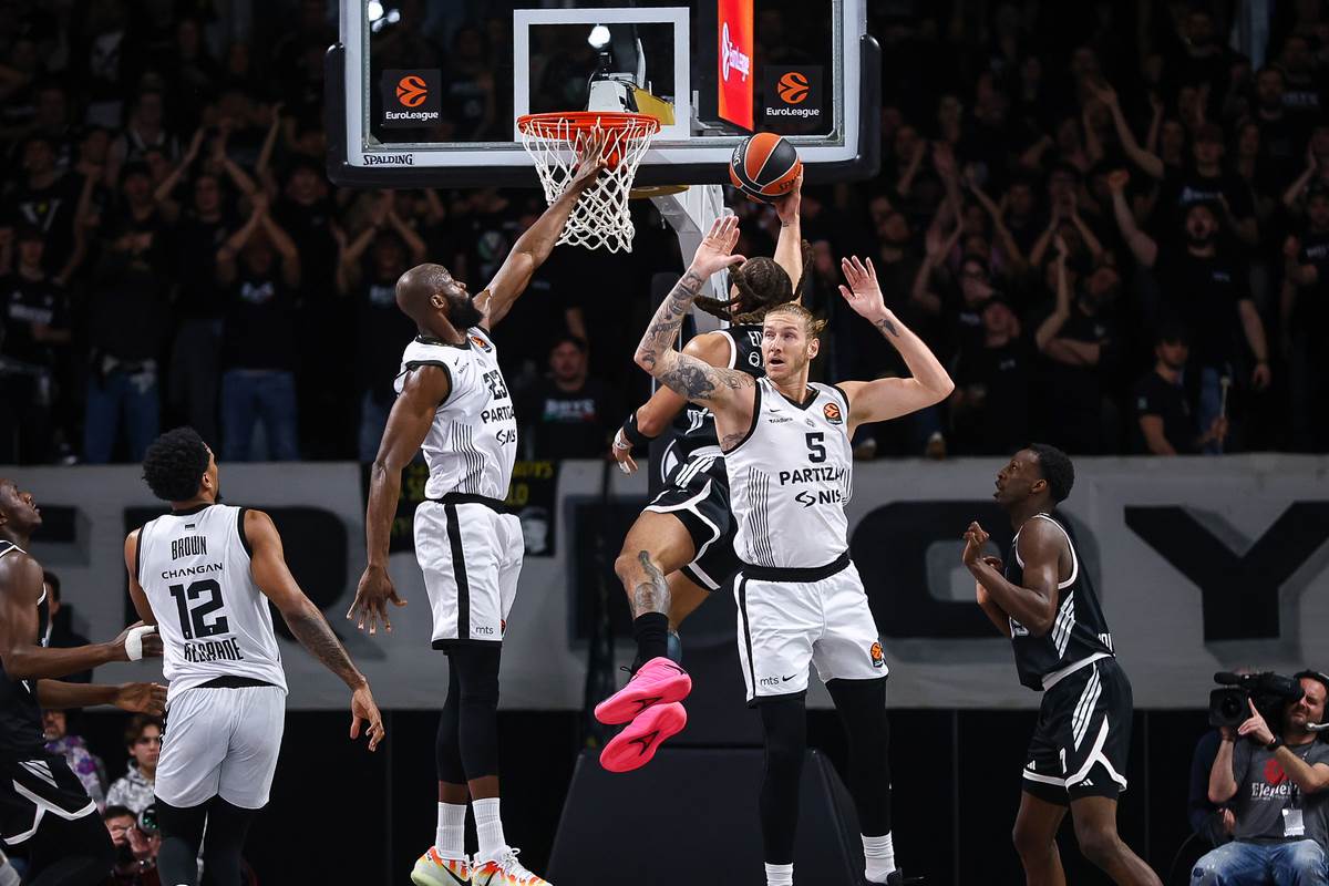 Virtus - Partizan (8).jpg