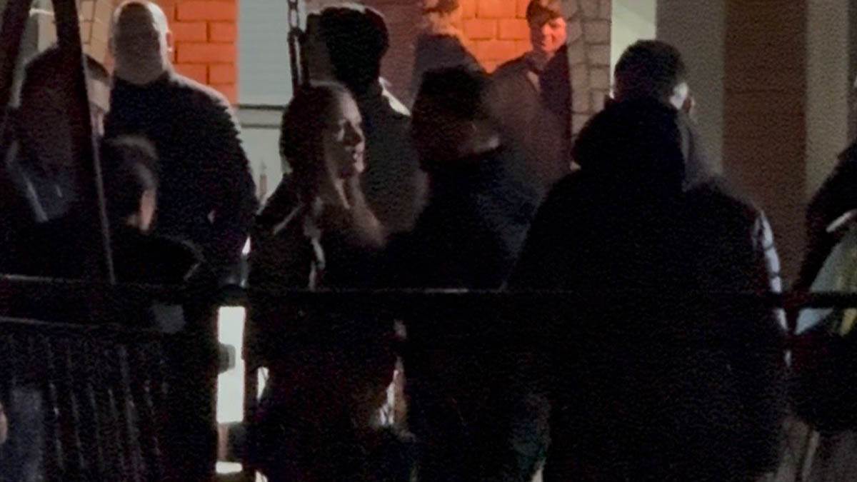 Aleksandra Prijović stigla kod Darka Pevačica grli Lazića i plače.jpg