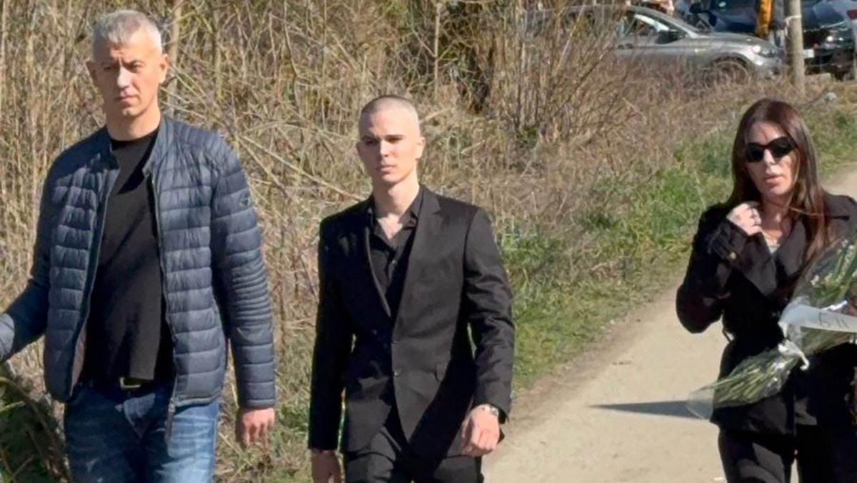 vojaž na sahrani brata darka lazića (1).jpg