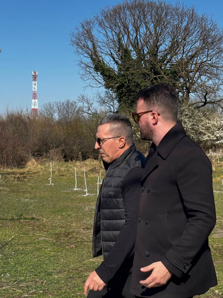 Dusan Svilar na sahrani brata Darka Lazića7 (2).jpg