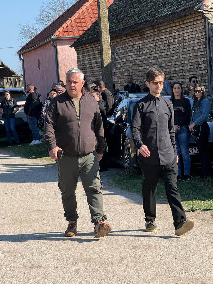 Pevaci Nemanja Nikolic i Stevan Andjelkovic (1).jpg