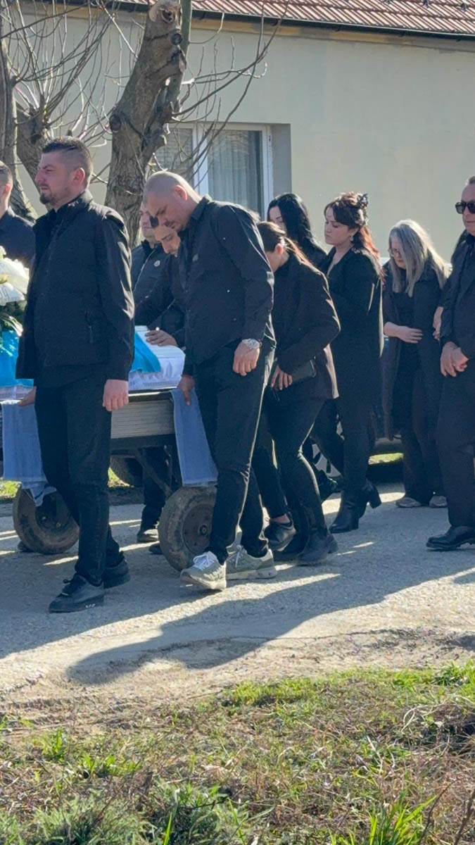 sahrana Dragan Lazić (3).jpg