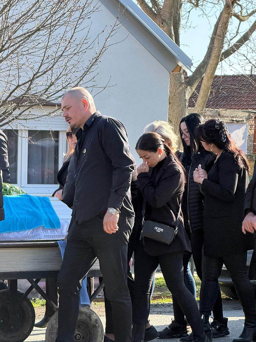 sahrana Dragan Lazić (1).jpg