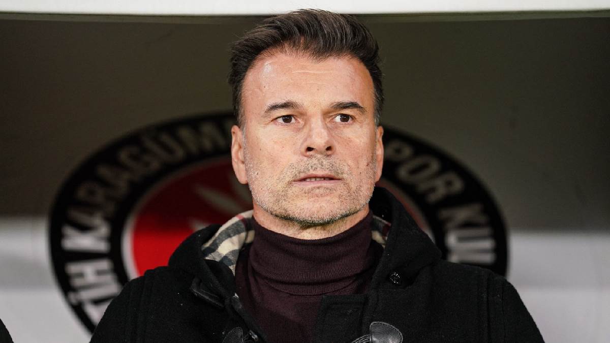 Aleksandar Stanojević na klupi Karagumruka protiv Fenerbahčea