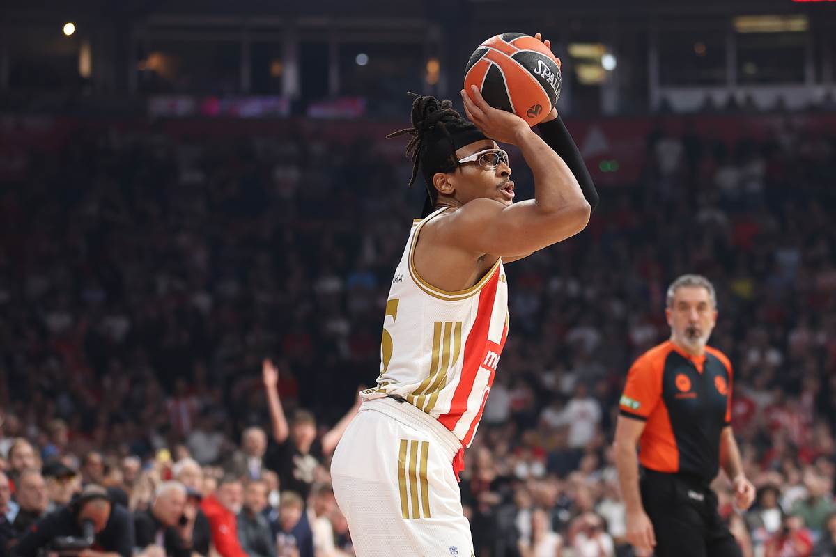 Crvena zvezda - Fenerbahče (25).JPG