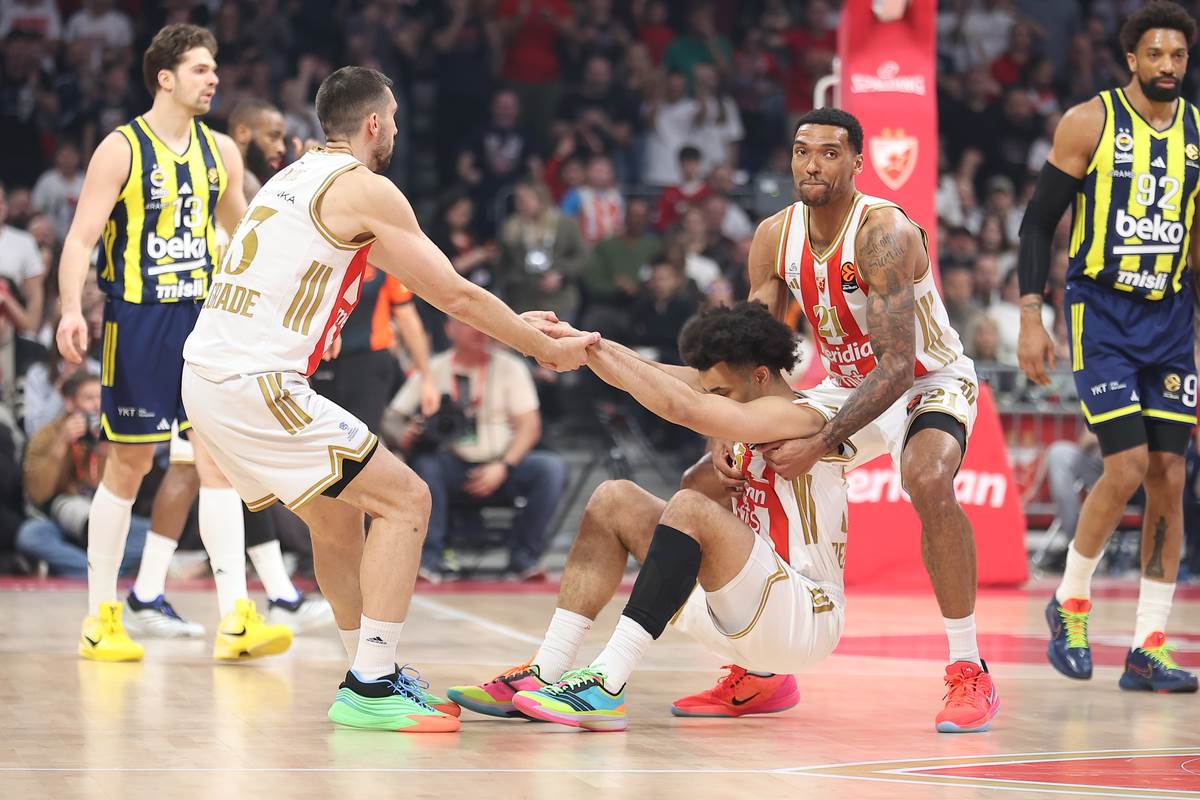 Crvena zvezda - Fenerbahče (33).JPG