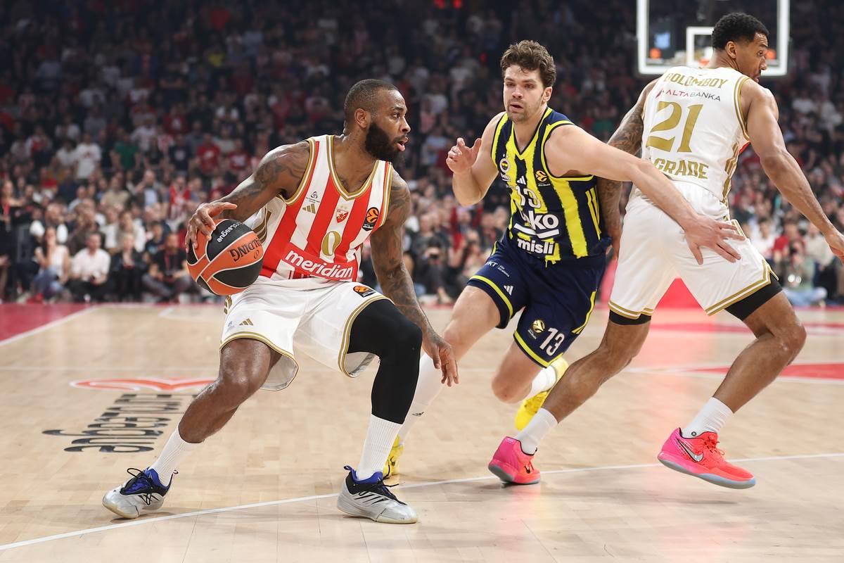 Crvena zvezda - Fenerbahče (34).JPG