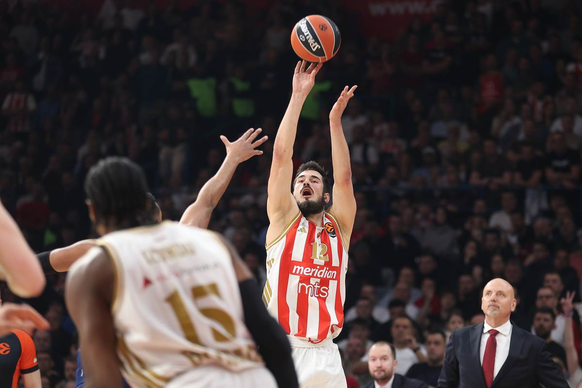 Crvena zvezda - Fenerbahče (33).JPG