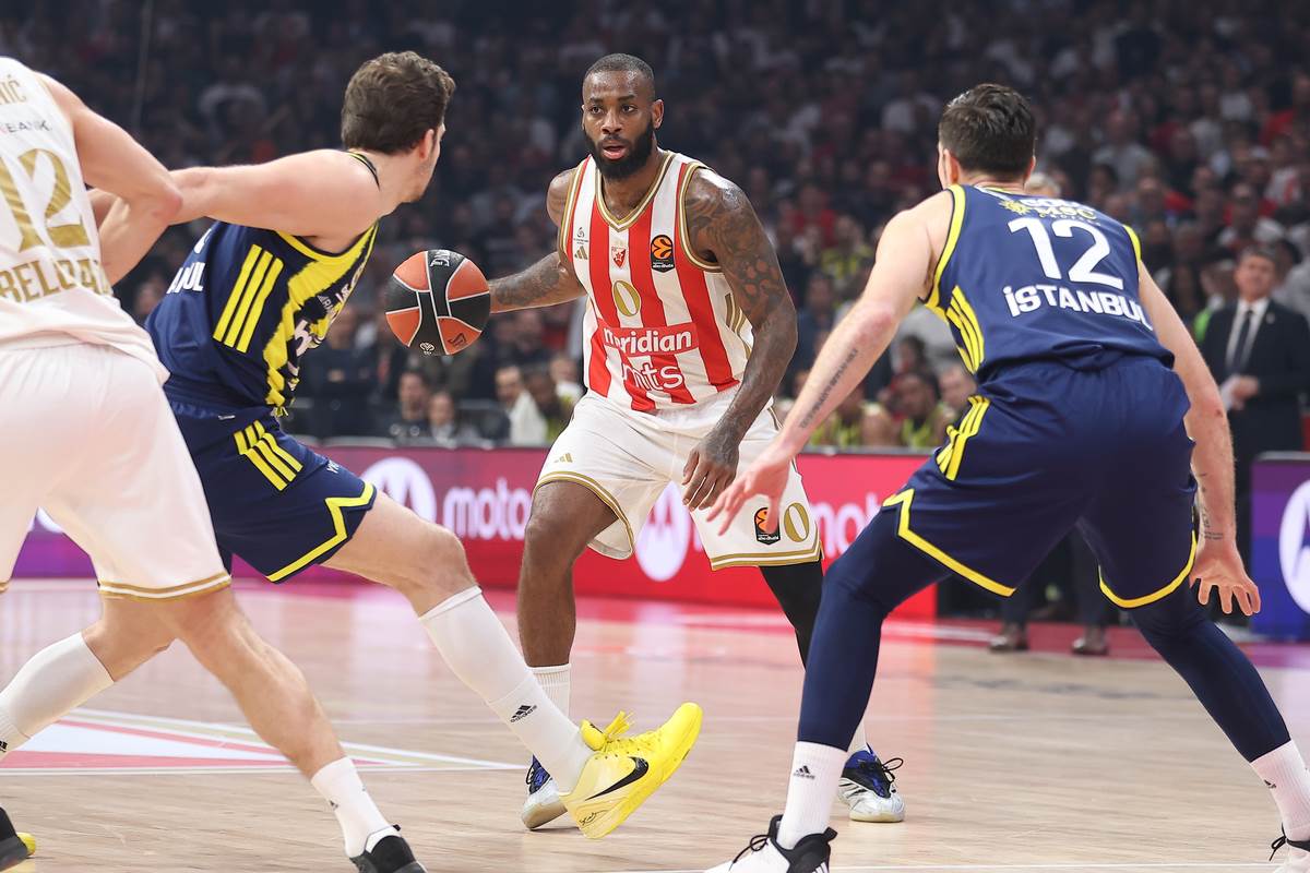 Crvena zvezda - Fenerbahče (39).JPG