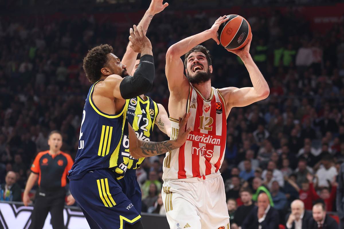 Crvena zvezda - Fenerbahče (41).JPG