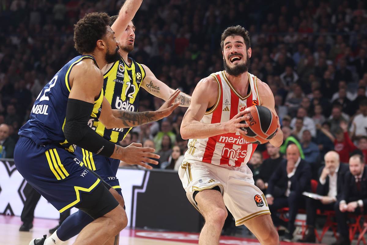 Crvena zvezda - Fenerbahče (42).JPG