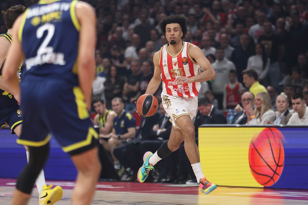 Crvena zvezda - Fenerbahče (45).JPG