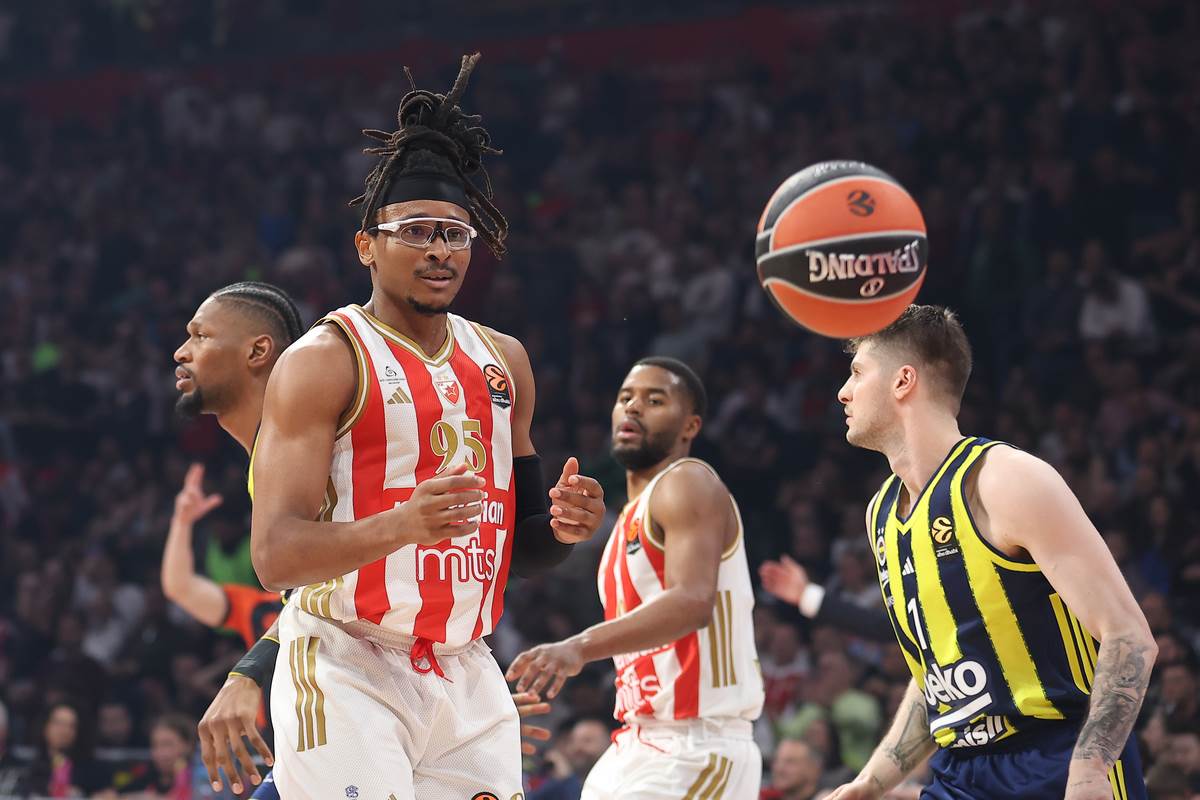 Crvena zvezda - Fenerbahče (52).JPG