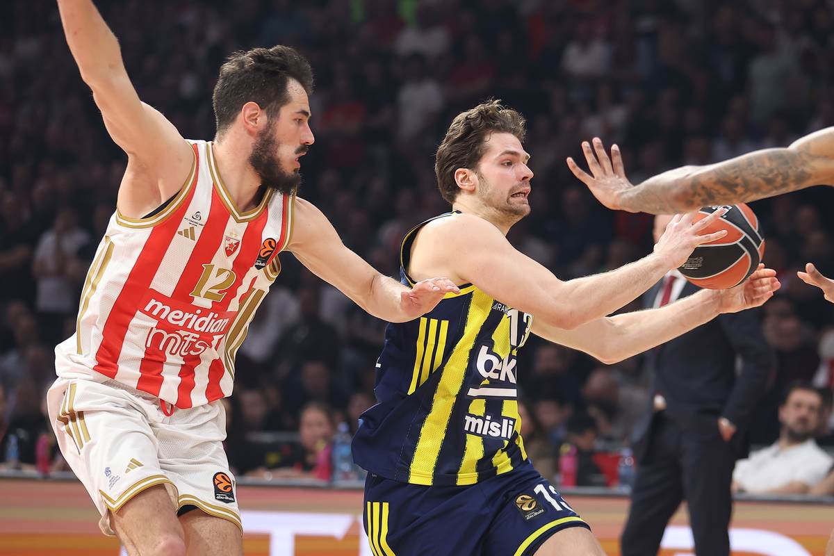 Crvena zvezda - Fenerbahče (63).JPG