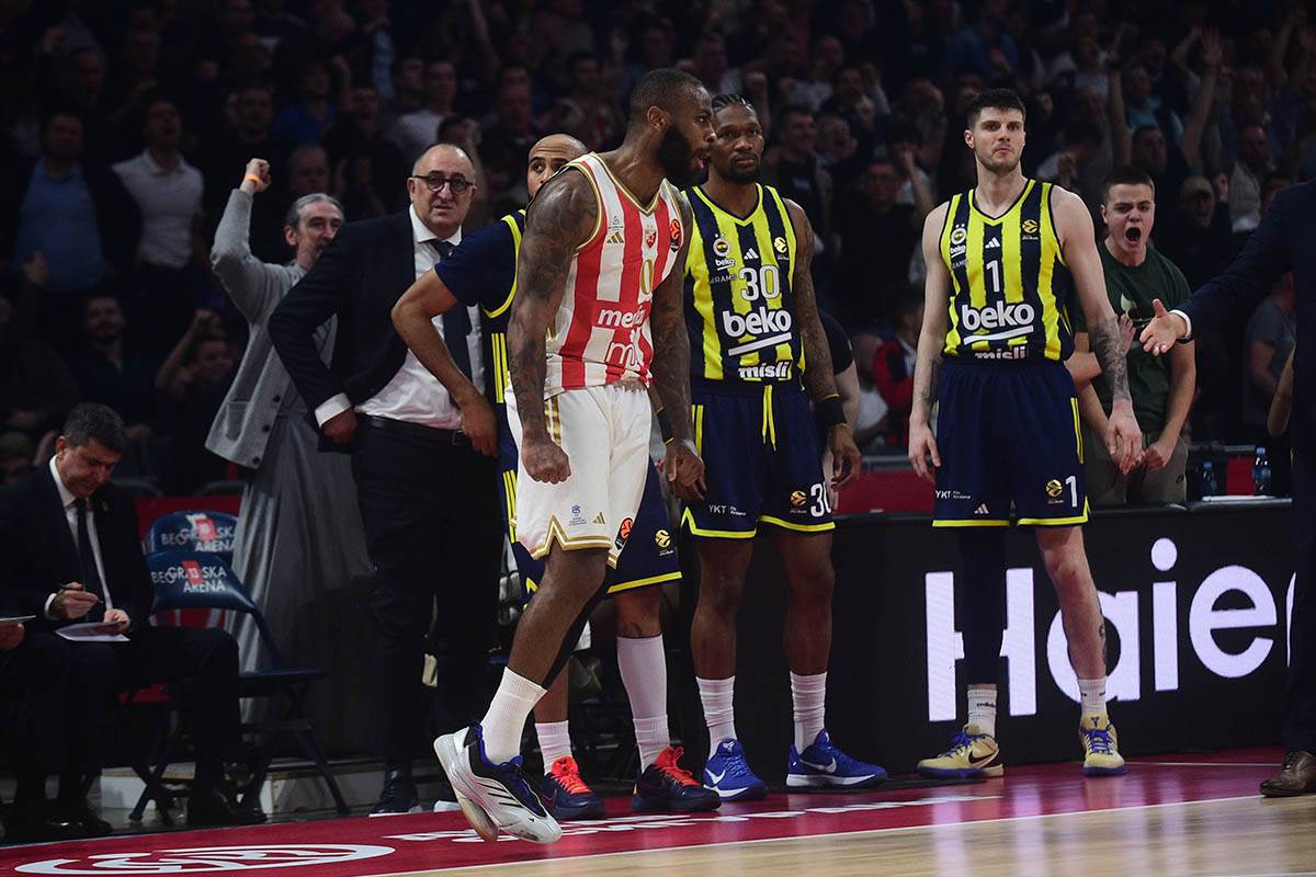 Crvena zvezda - Fenerbahče (4).jpg