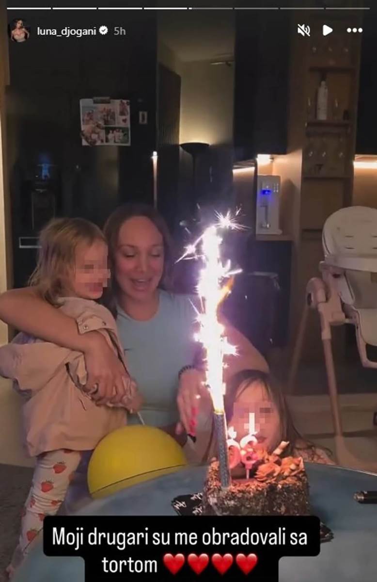 Luna Đogani slavi 30. rođendan (3).jpg