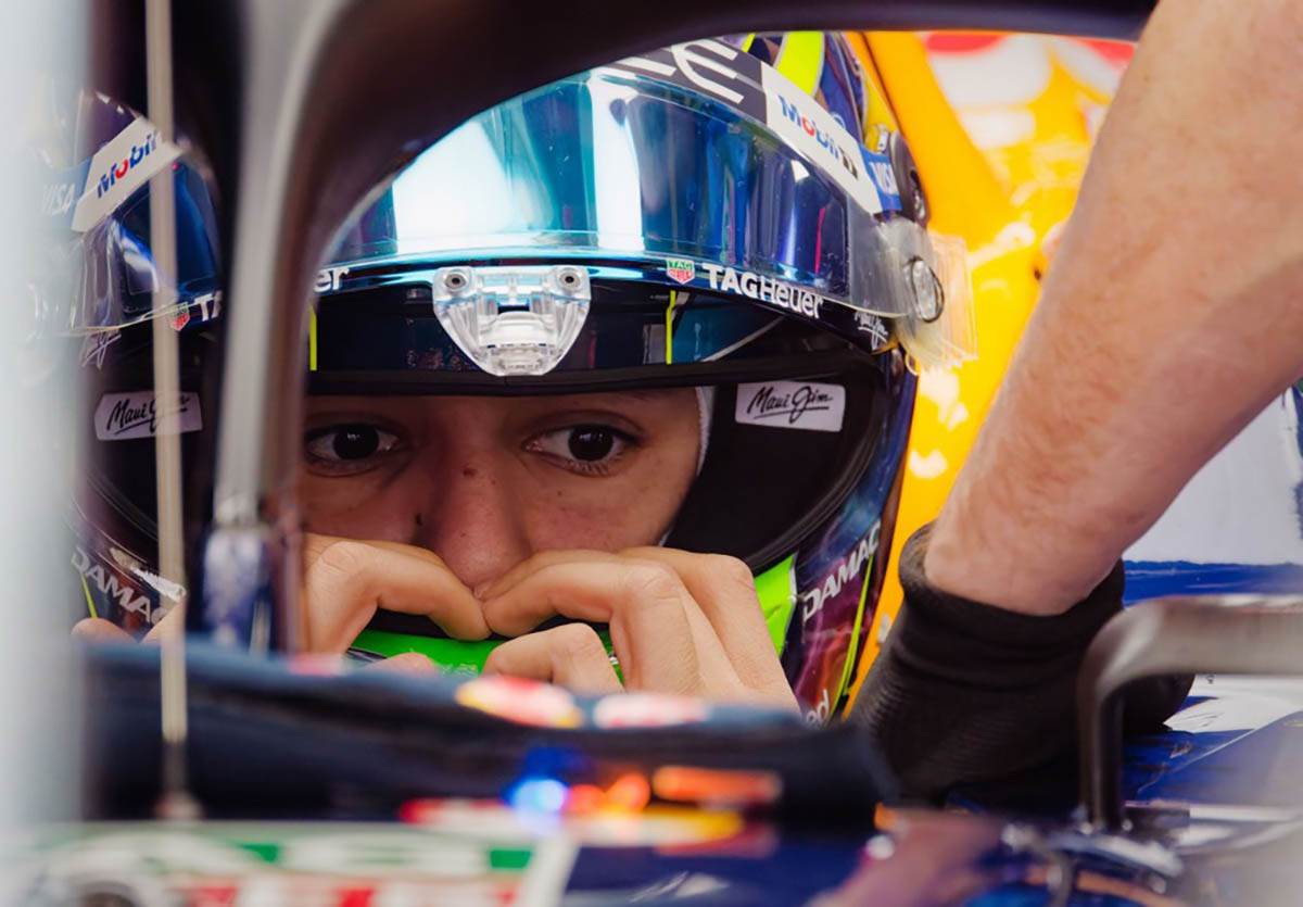 Kami Antoneli (2).jpg