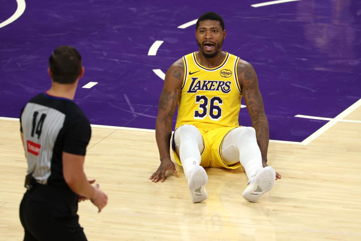 Markus Smart u svađi sa sudijom na utakmici Lejkersa