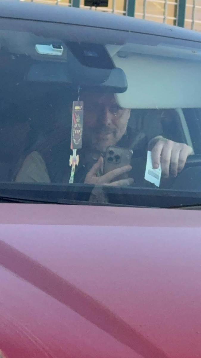 Decko Rade Manojlovic Snimili smo izbliza partnera pevacice kog krije od javnosti (1).jpg