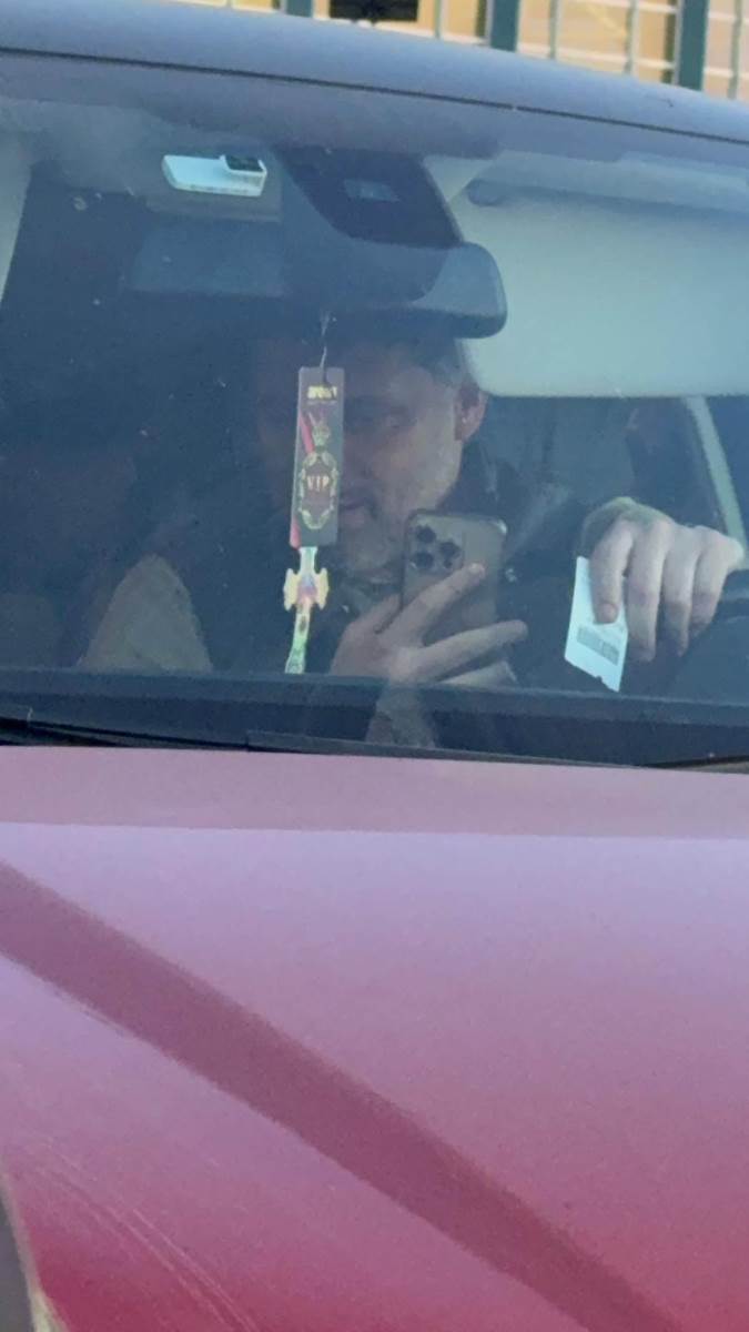 Decko Rade Manojlovic Snimili smo izbliza partnera pevacice kog krije od javnosti (4).jpg