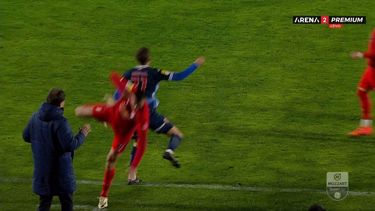 Miroslava Tanjgu udario fudbaler Radničkog u glavu (2).jpg