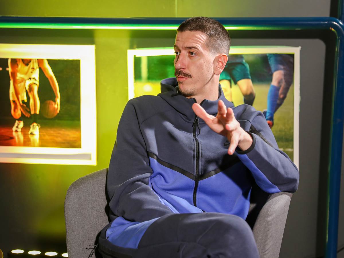 Strahinja Stojačić