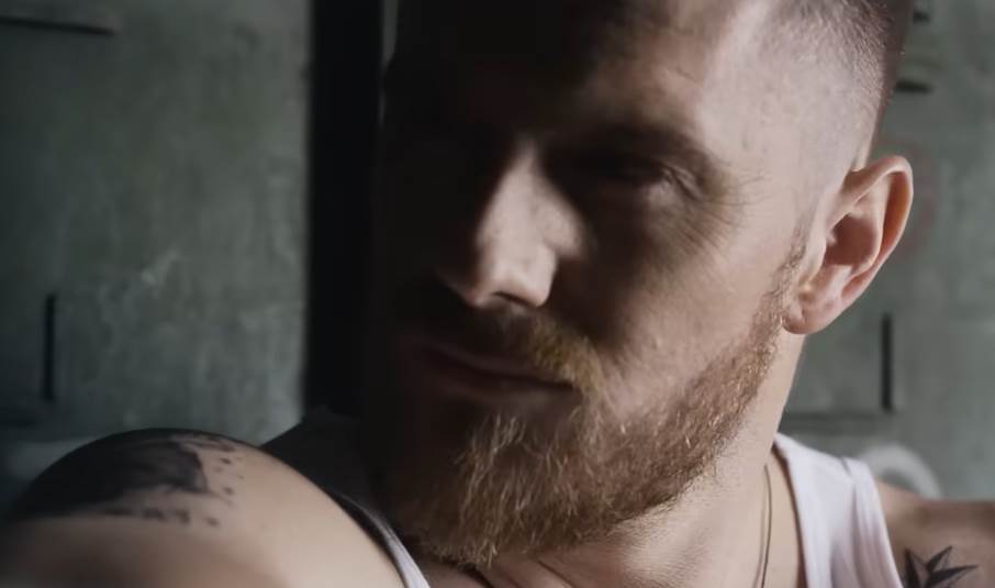 marko jakšić u spotu Milice Pavlović