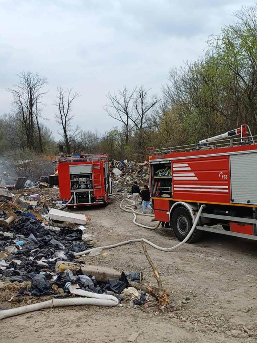 Požar na Čukaričkoj padini (3).jpg