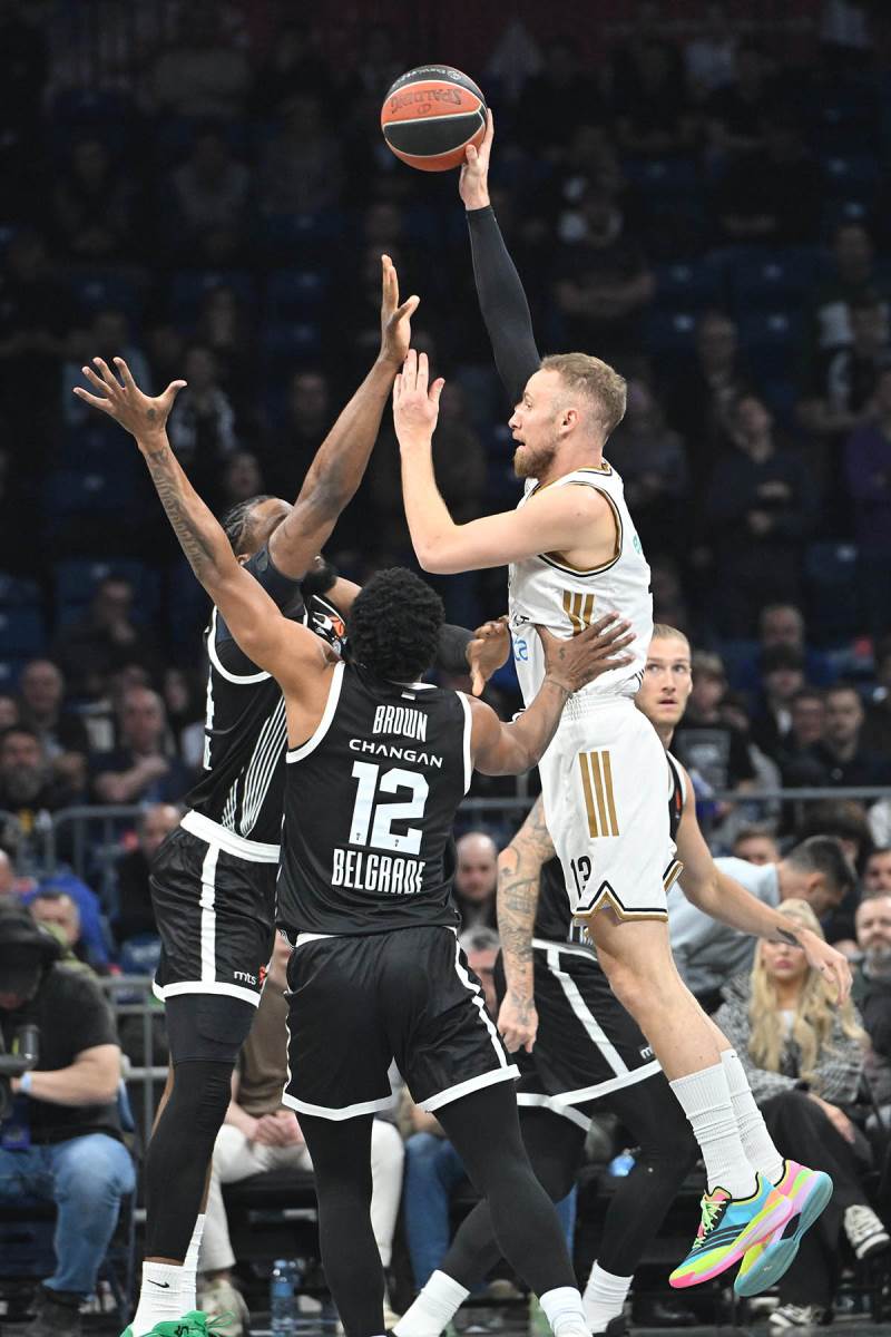 Partizan-Dubai (4).jpg