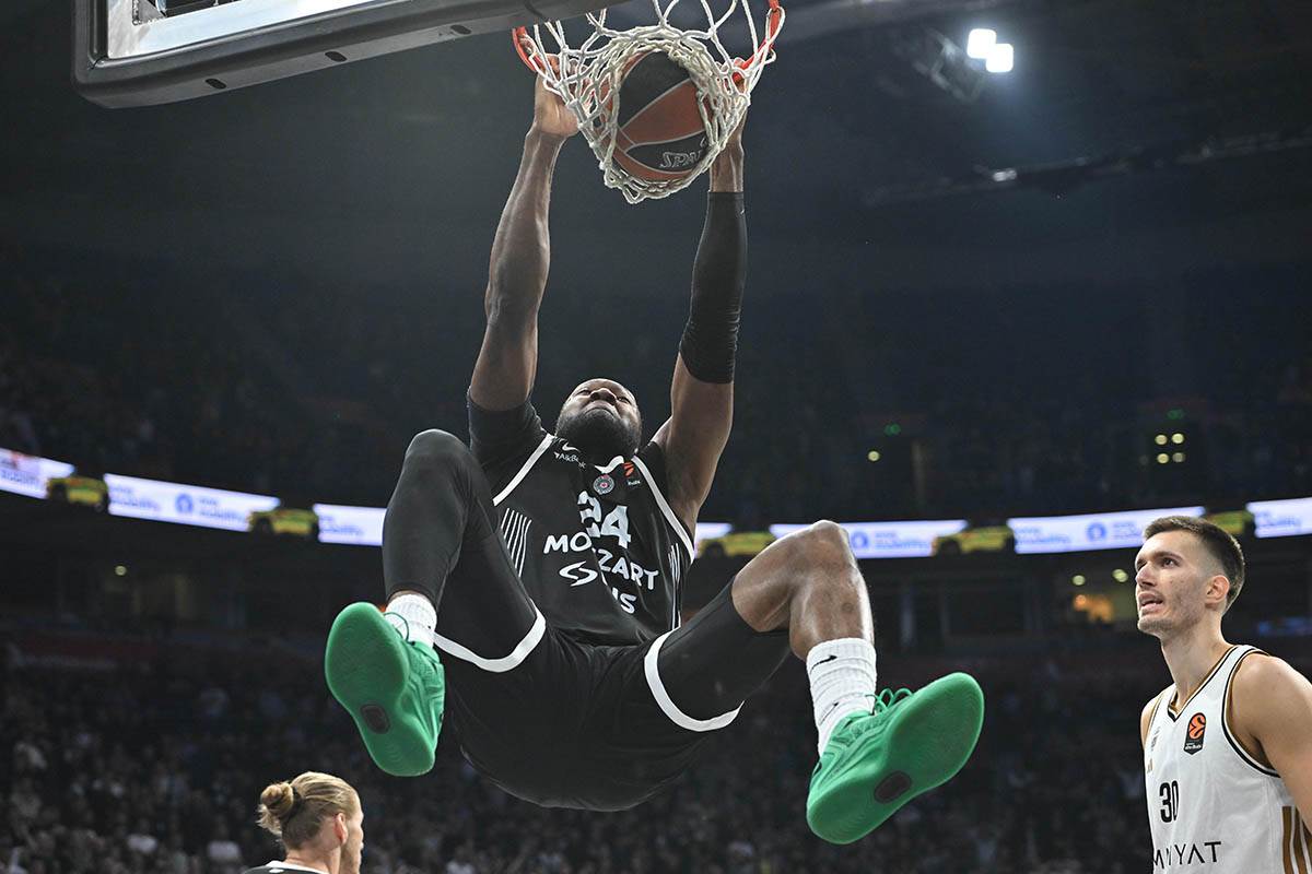 Partizan-Dubai (8).jpg