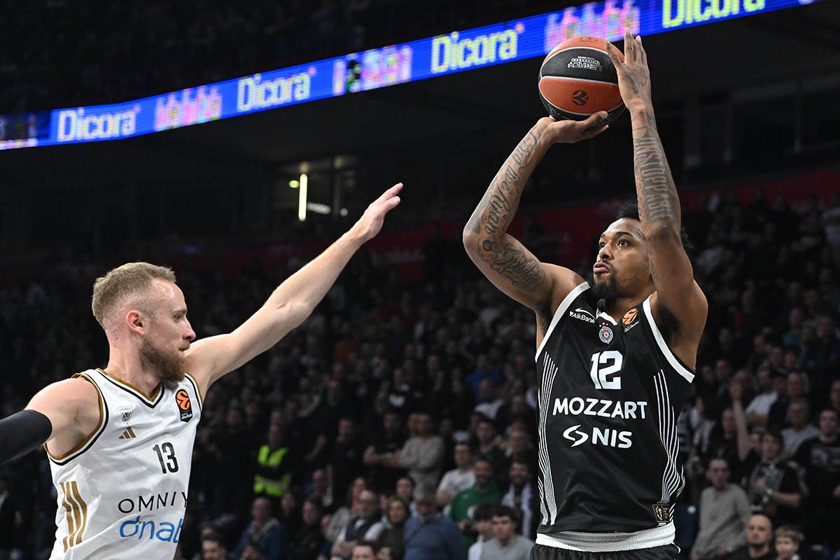 Partizan-Dubai (11).jpg