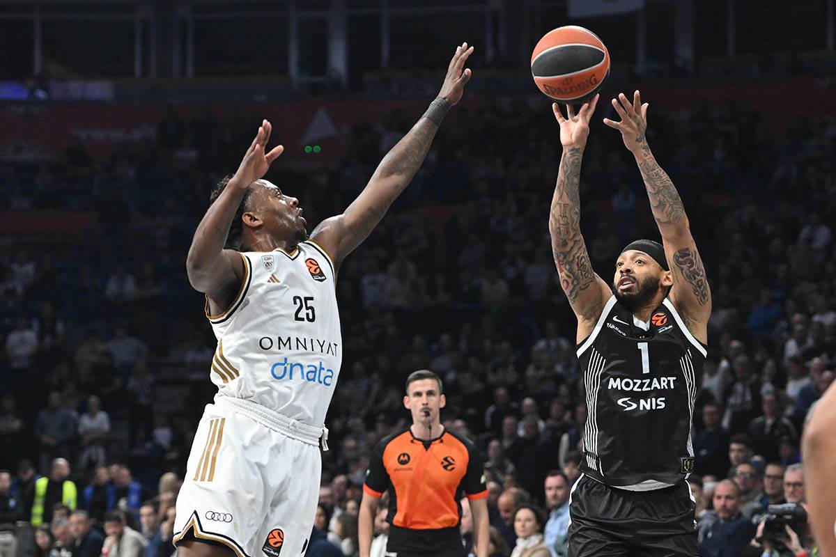 Partizan-Dubai (16).jpg