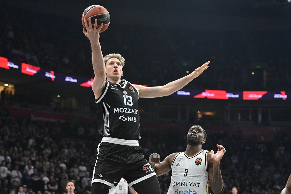 Partizan-Dubai (18).jpg