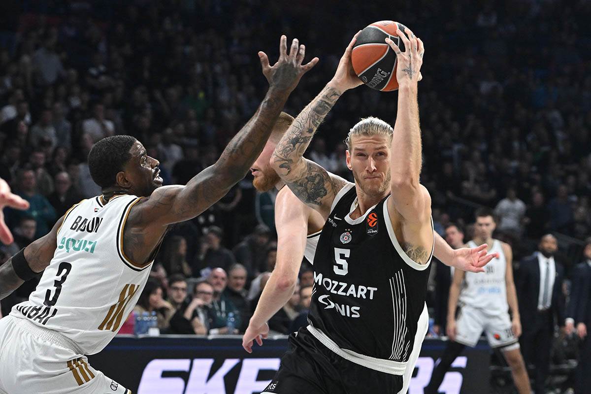 Partizan-Dubai (15).jpg