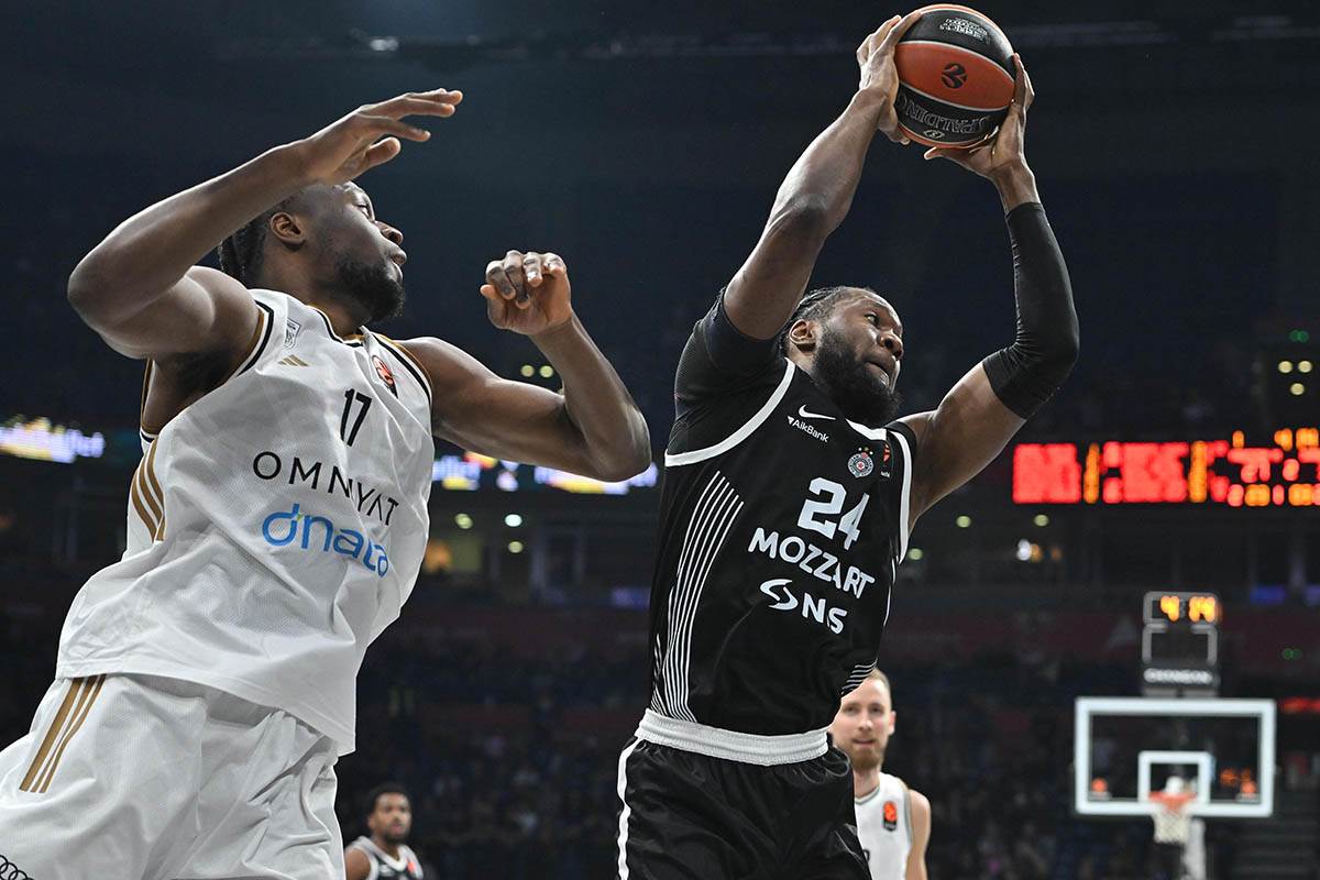 Partizan-Dubai (16).jpg