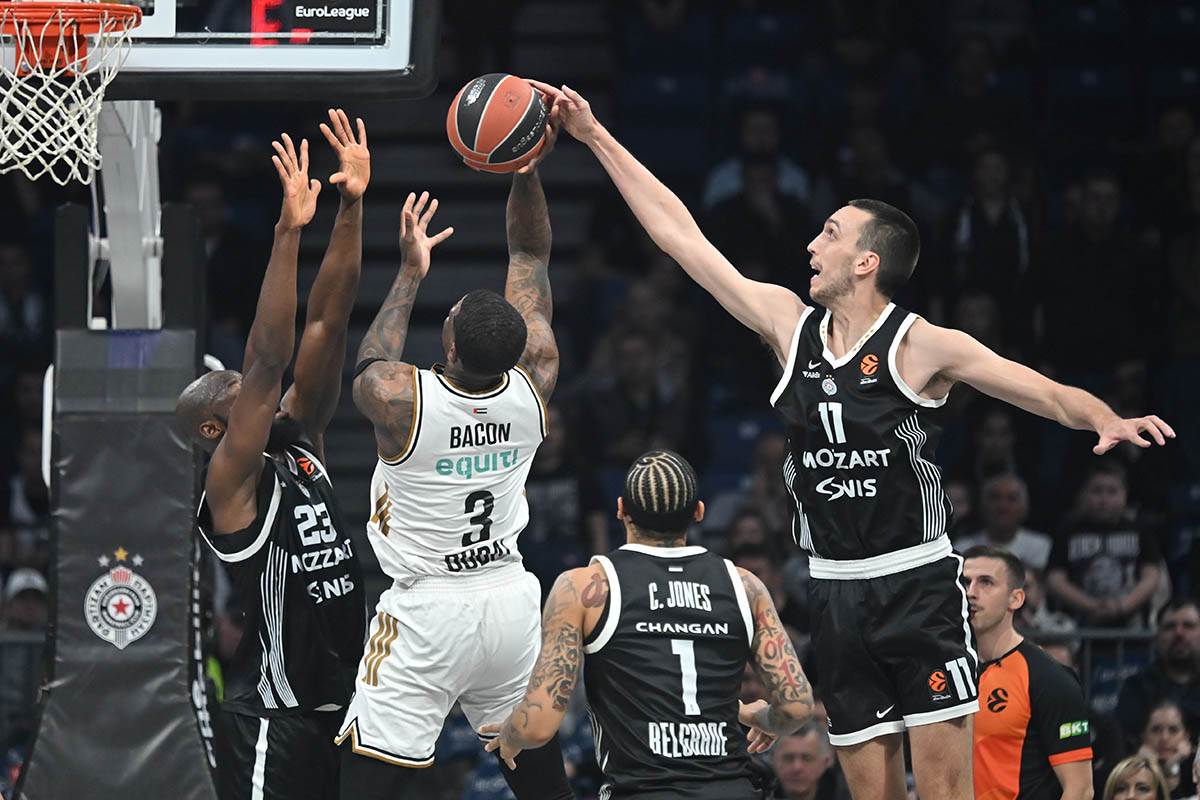 Partizan-Dubai (19).jpg