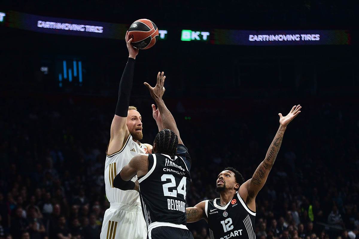 Partizan - Dubai (10).jpg