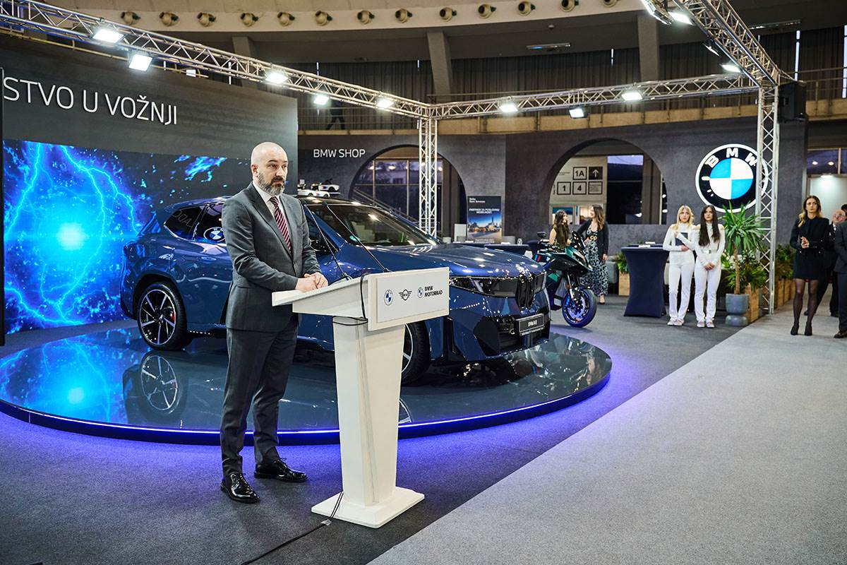 bmw i mini sajam 16 copy.jpg