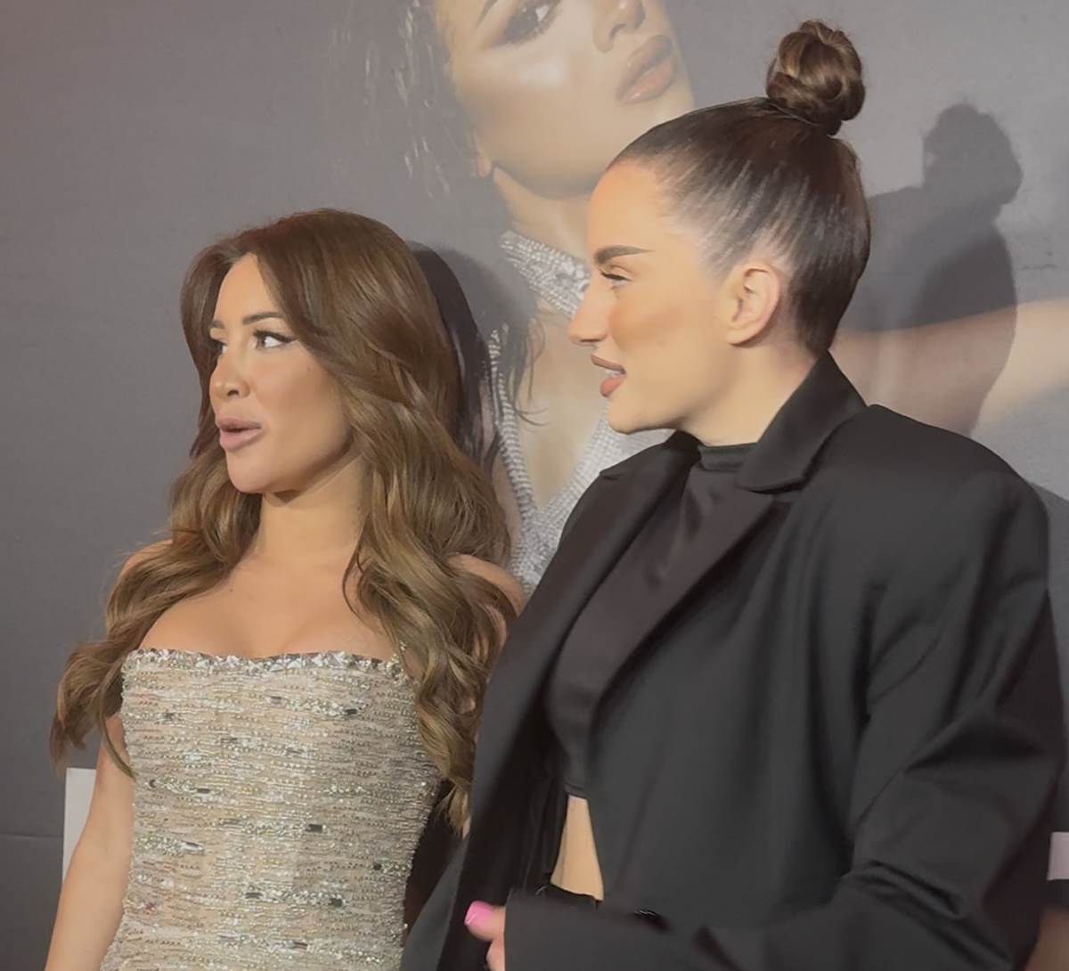 Barbara Bobak na promociji Tee Bilanović: Pokazala go stomak, pa s koleginicom pozirala kao manekenka (Video)