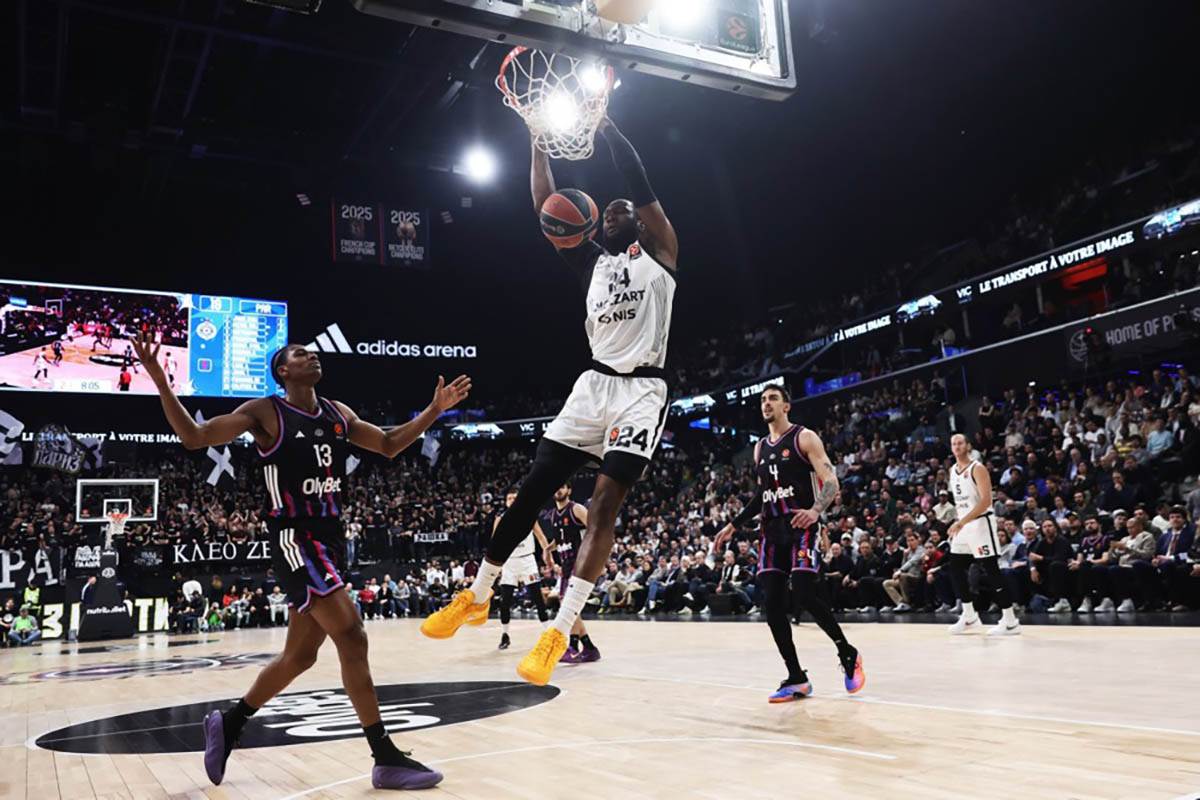 Partizan - Pariz (2).jpg