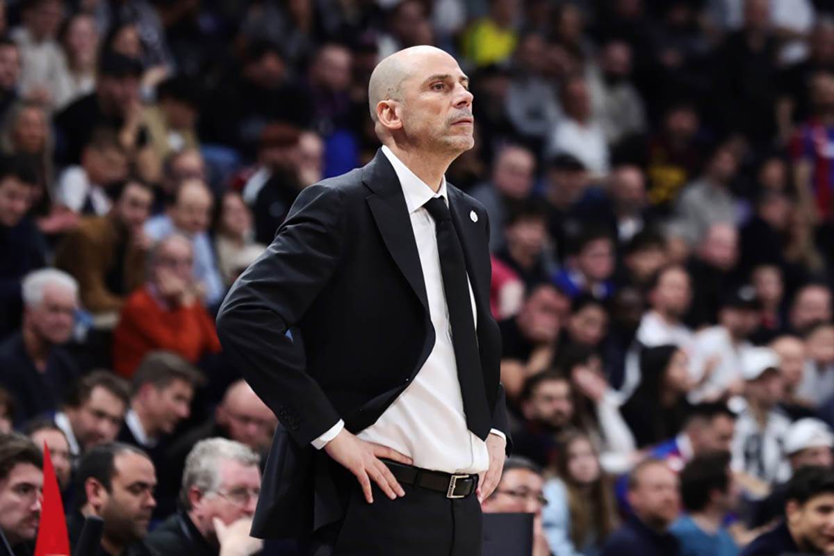 Partizan - Pariz (1).jpg