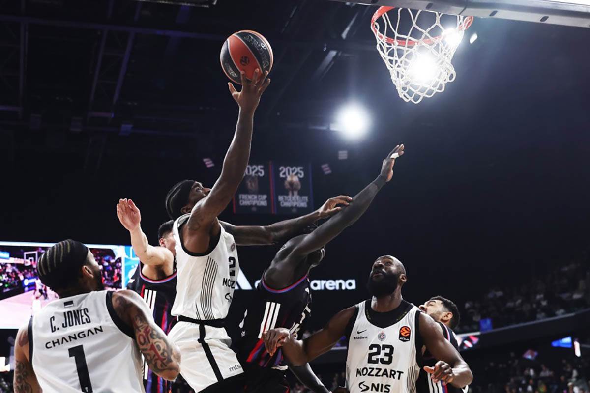 Partizan - Pariz (2).jpg