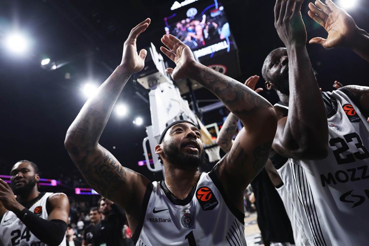 Partizan - Pariz (1).jpg