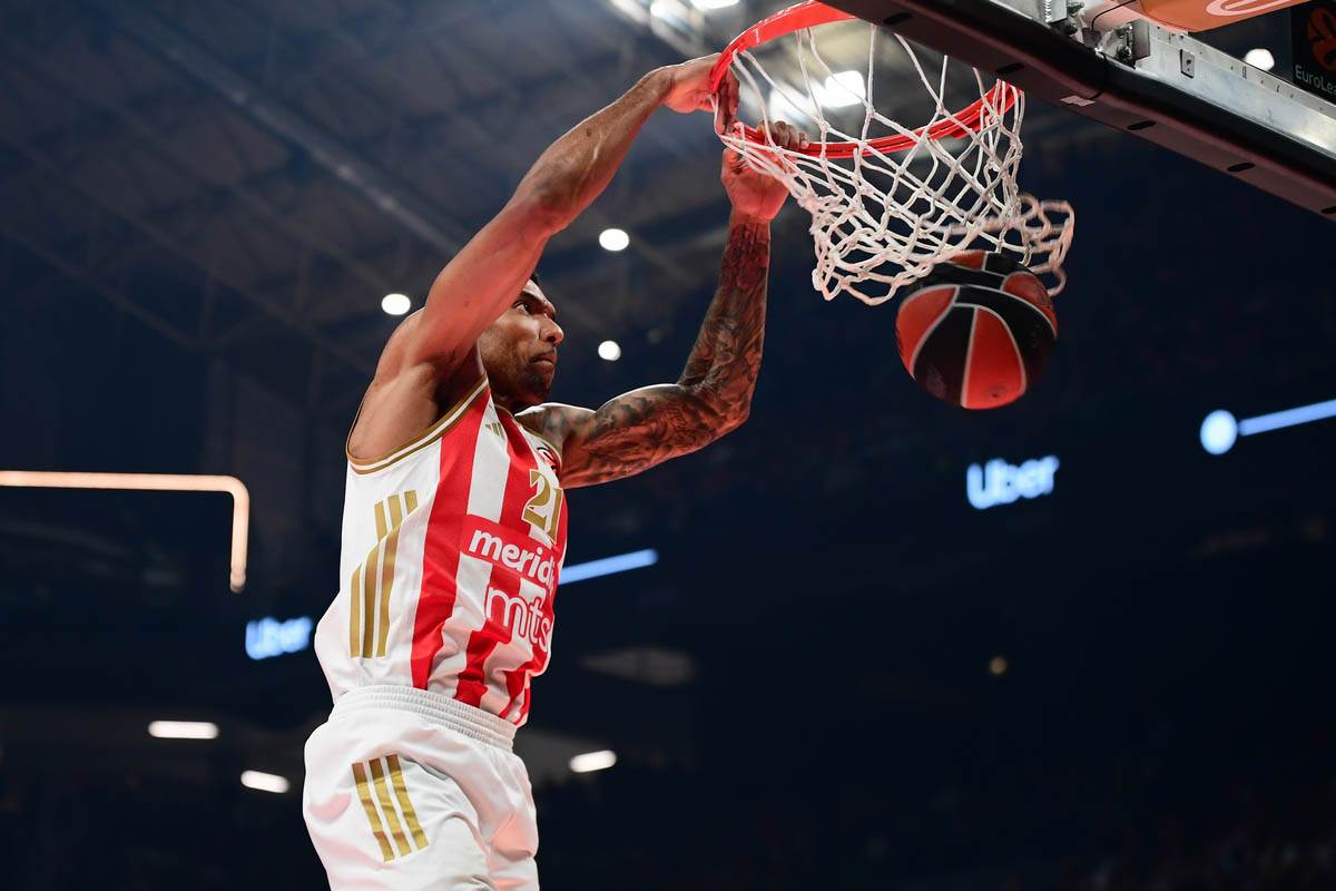 Crvena Zvezda - Panatinaikos (2).jpg